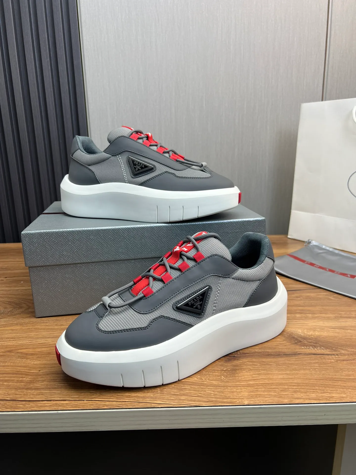 Men's shoes 💰620💰 [PRADA] Men's shoes are popular in the counter, official website is synchronized, high-quality shipments ✔️Original cowhide stitching mesh + cowhide lining, 1🆚1 replica, original original bottom, 38-45 (45 customized, non-refundable)